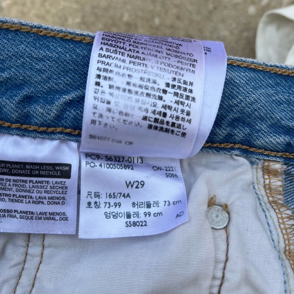 levi’s shorts - Picture 3 of 3